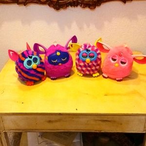 LOT OF 4 FURBY